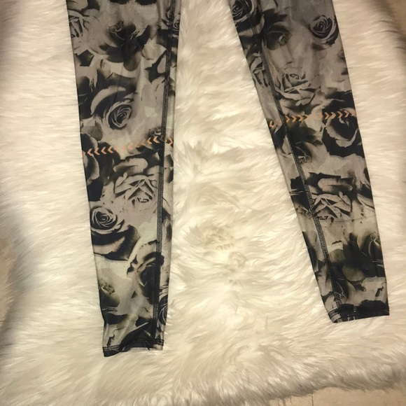 Teeki Desert Rose Pant Leggings - Picture 5 of 9
